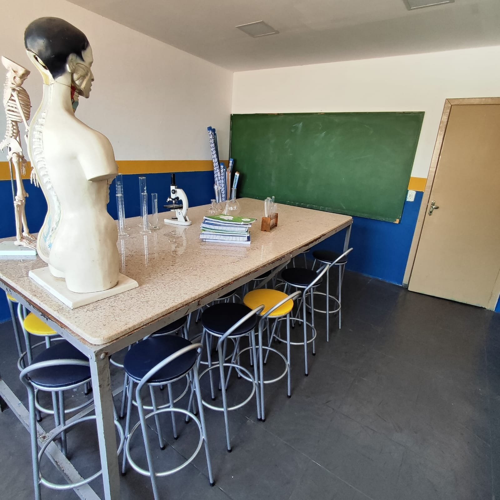 Colégio Alves Objetivo em Jandira SP — foto 10