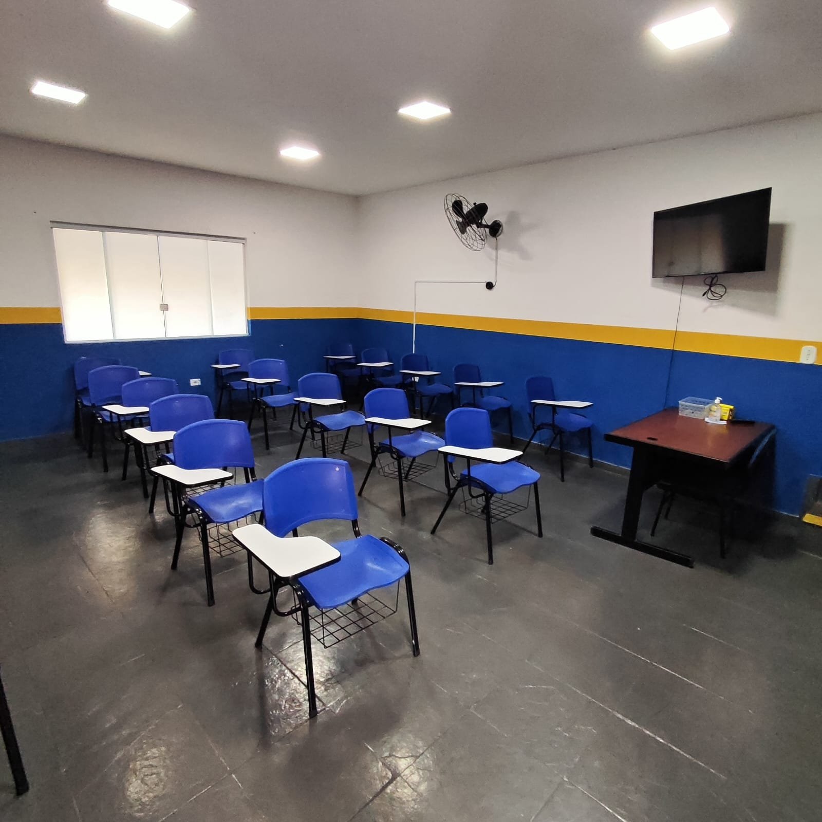 Colégio Alves Objetivo em Jandira SP — foto 5